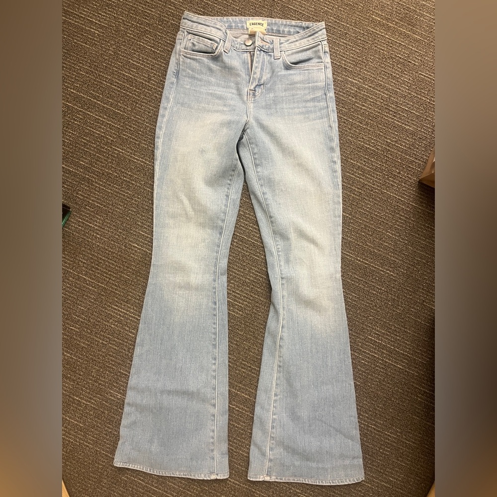 Flare mid-rise women’s light wash jeans